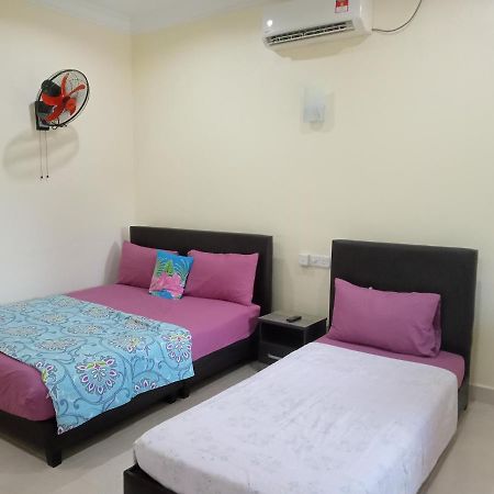 Motel Aurora Damai Pantai Cenang  Exterior photo