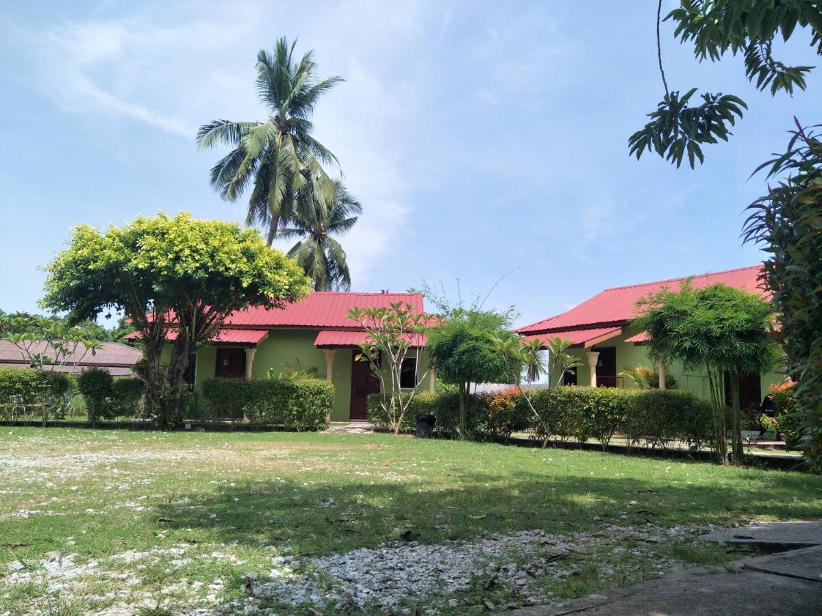 Motel Aurora Damai Pantai Cenang  Exterior photo